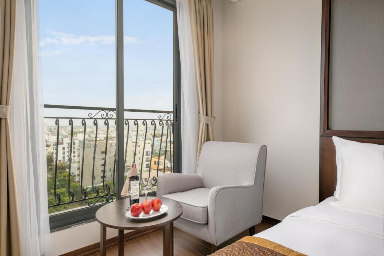 Cosmos Hotel Danang Екстер'єр фото