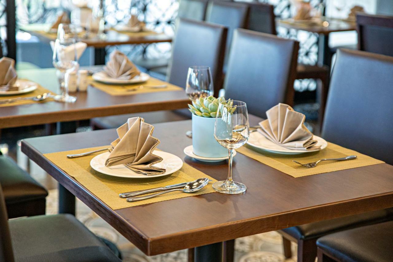 Cosmos Hotel Danang Екстер'єр фото