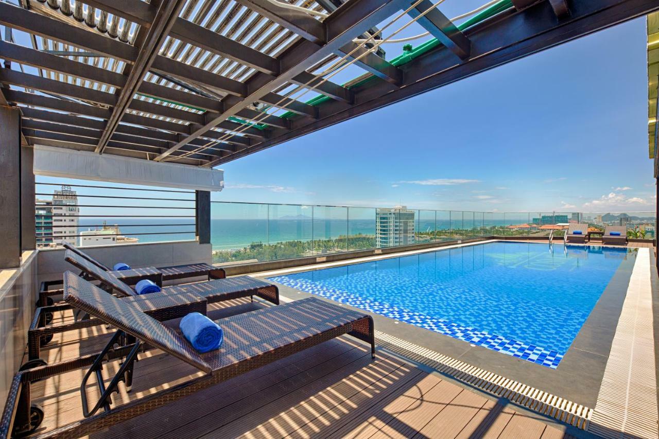 Cosmos Hotel Danang Екстер'єр фото